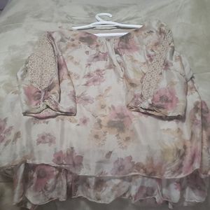 Beautifull 100 % silk blouse